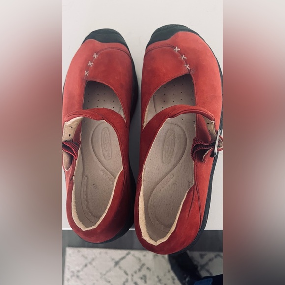 Keen Sydney Mary Jane Shoes Red Leather Casual size 9.5 - Picture 2 of 8